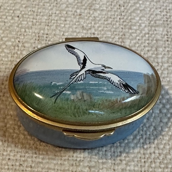 Staffordshire Enamel Box, Bermuda Longtail in Flight - Picture 3 of 7